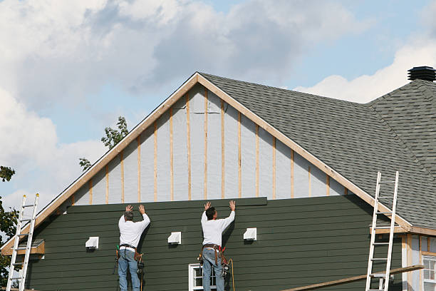 Professional Siding Installation technician working in Willard, OH